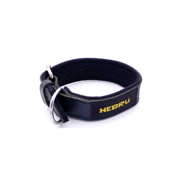 Halsbnd med ring og foret.